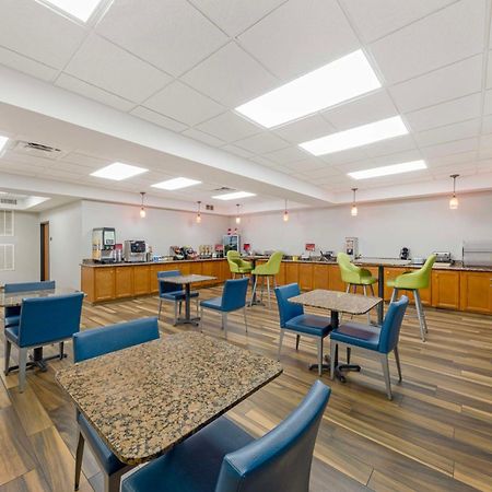 Best Western Plus Midwest City Inn & Suites Exteriör bild