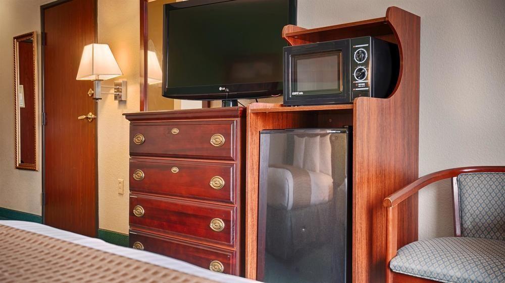 Best Western Plus Midwest City Inn & Suites Exteriör bild