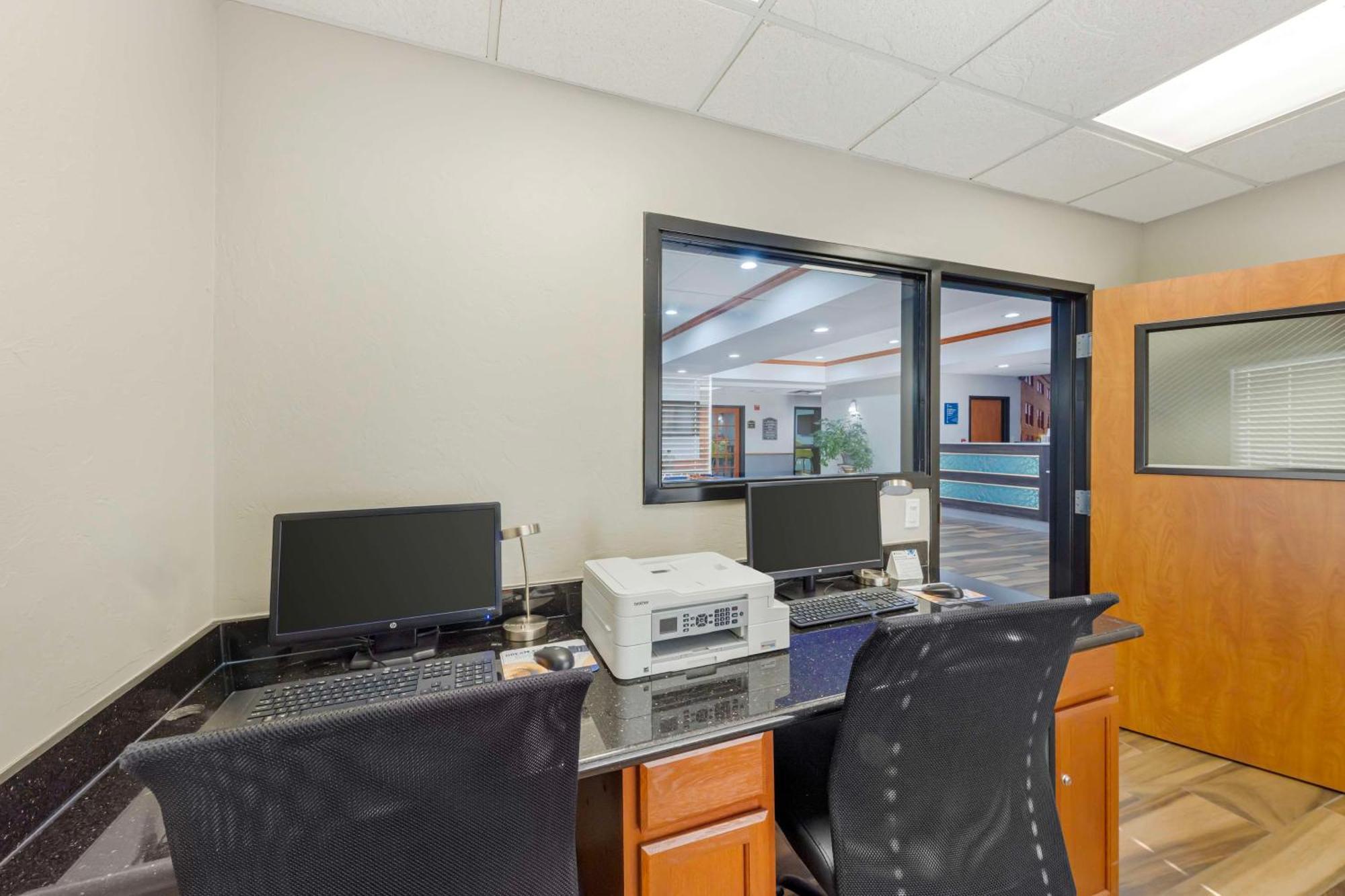 Best Western Plus Midwest City Inn & Suites Exteriör bild