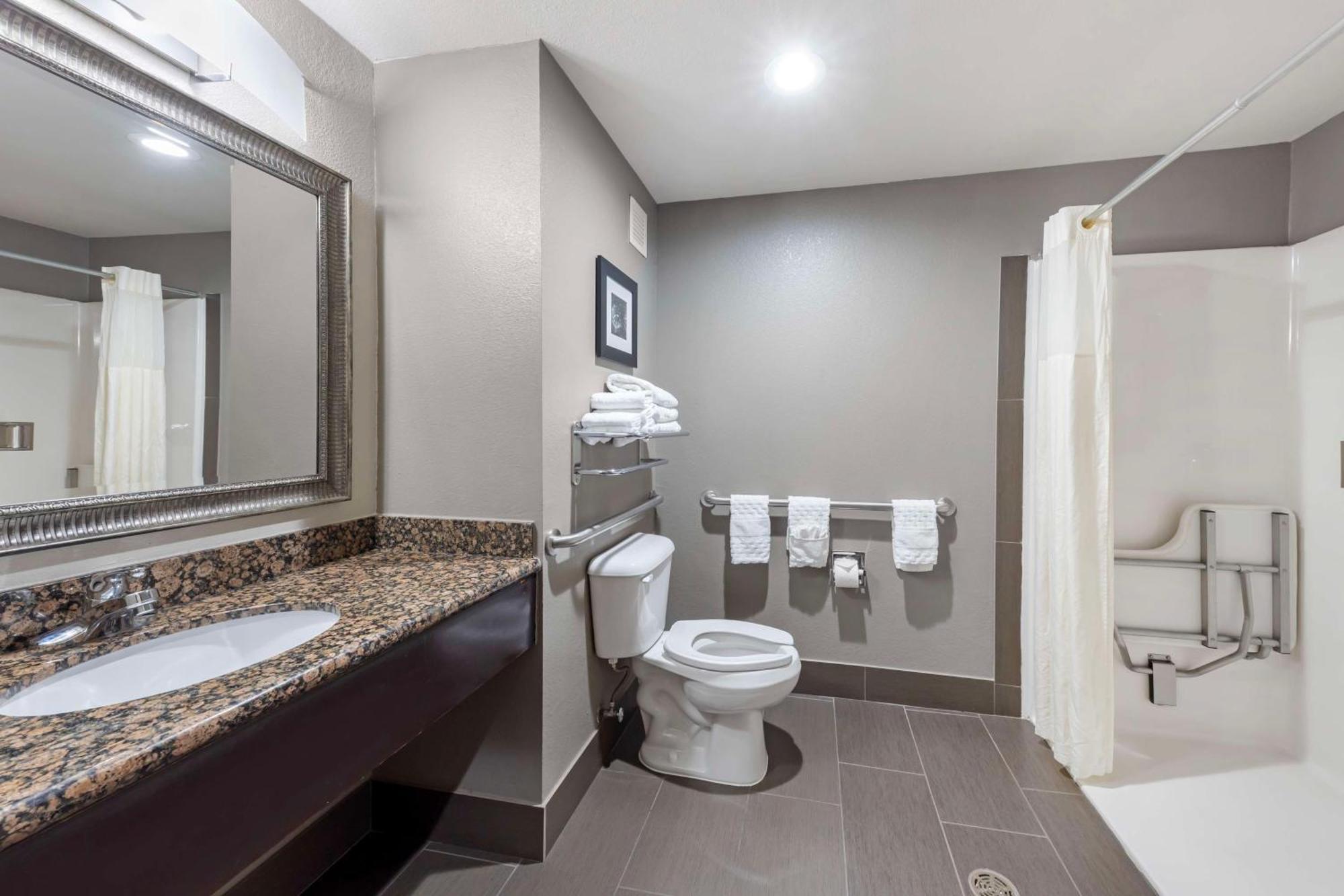 Best Western Plus Midwest City Inn & Suites Exteriör bild