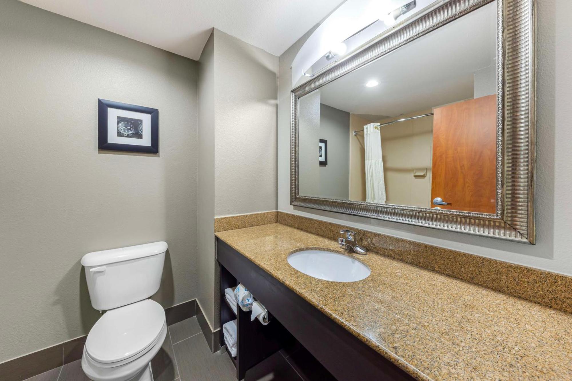 Best Western Plus Midwest City Inn & Suites Exteriör bild