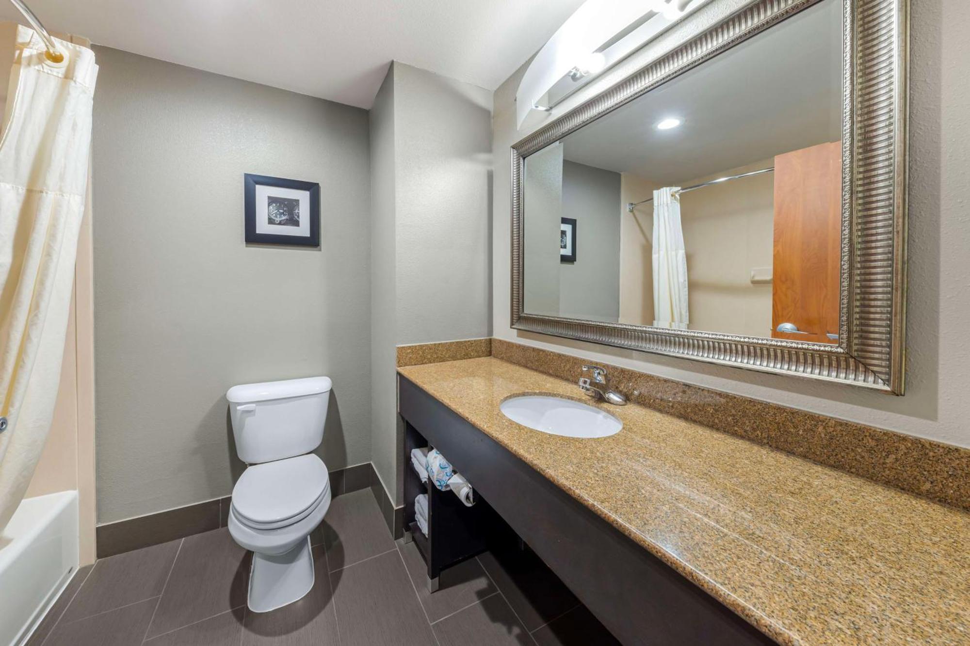 Best Western Plus Midwest City Inn & Suites Exteriör bild