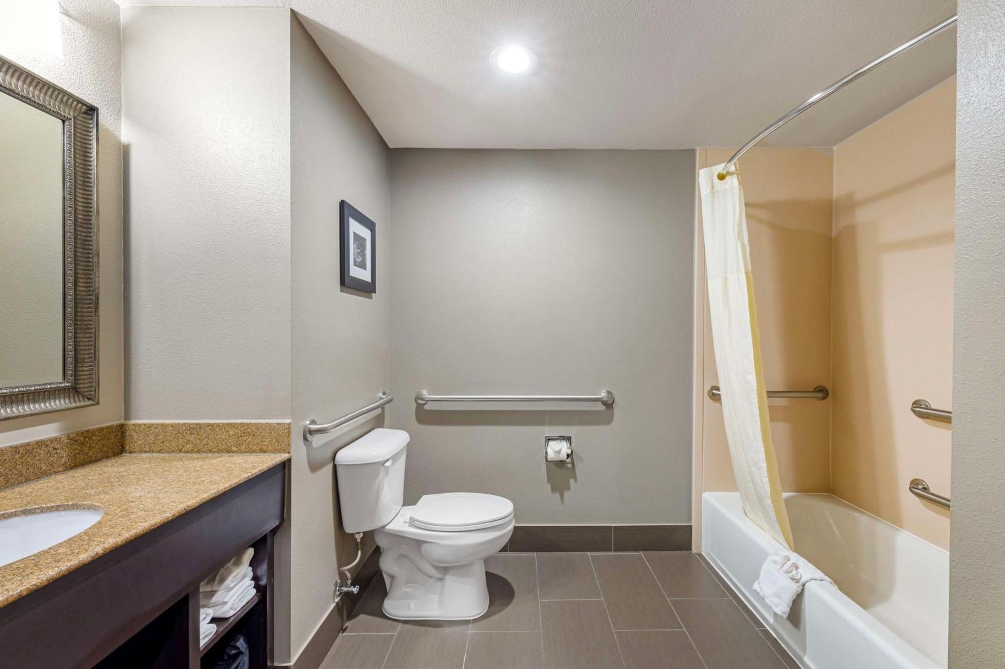 Best Western Plus Midwest City Inn & Suites Exteriör bild