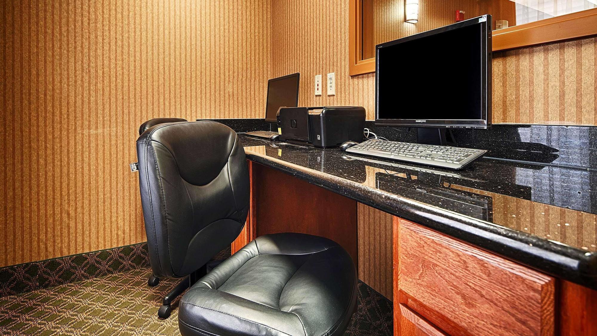 Best Western Plus Midwest City Inn & Suites Exteriör bild